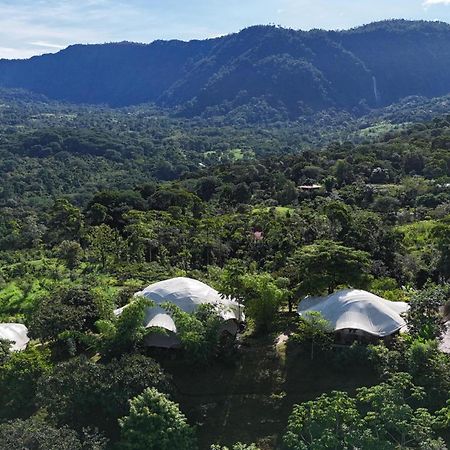 Holos Retreat Center: The Entire Ridge Basecamp Baru Exterior photo